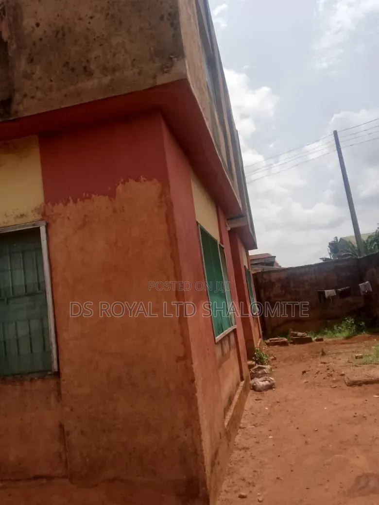 3bdrm Block of Flats in Benin City for sale in Benin City