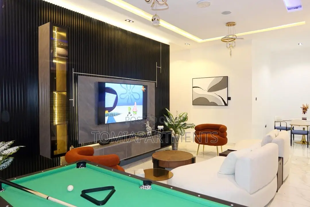Cozy 2 Bedroom Shortlet With Ps5, Snooker, Pool Gym in Ologolo Lekki in Ologolo