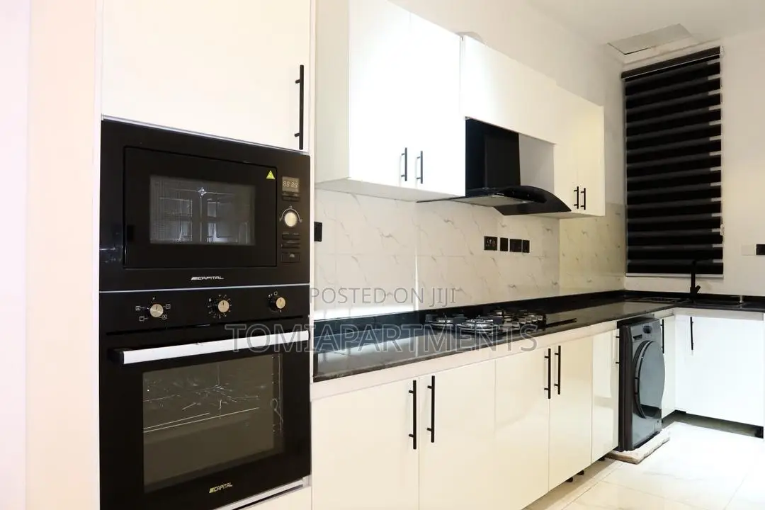 Cozy 2 Bedroom Shortlet With Ps5, Snooker, Pool Gym in Ologolo Lekki in Ologolo