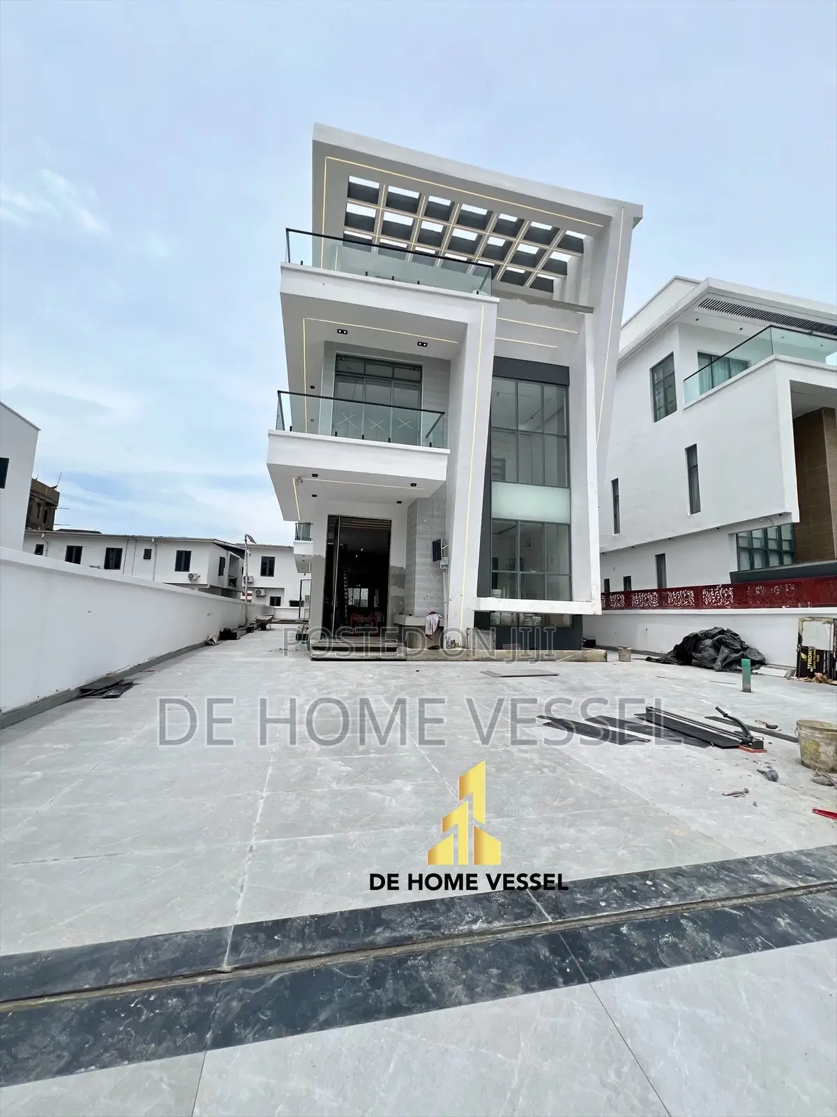 5bdrm Duplex in Osapa london for sale in Osapa london