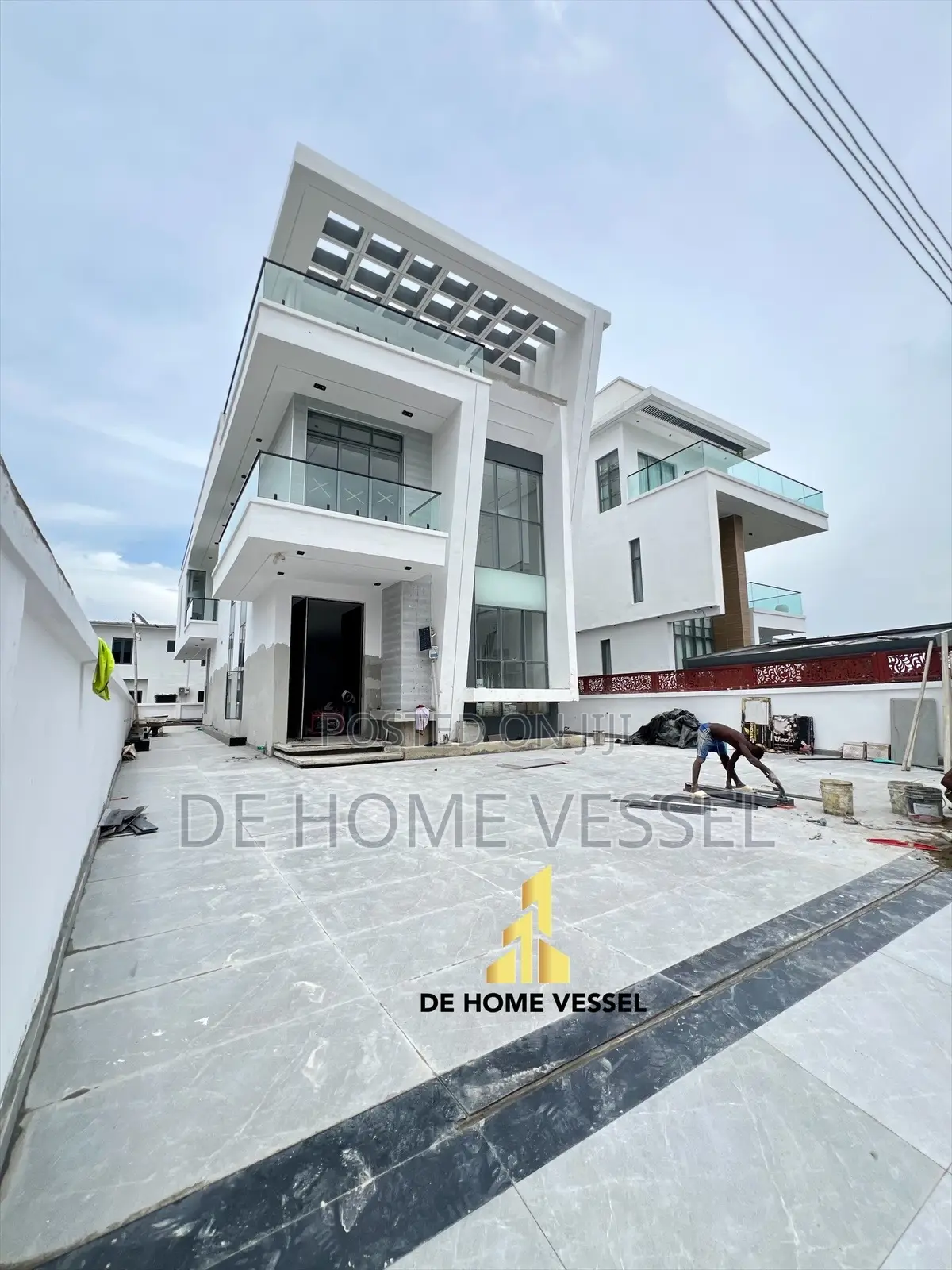 5bdrm Duplex in Osapa london for sale in Osapa london