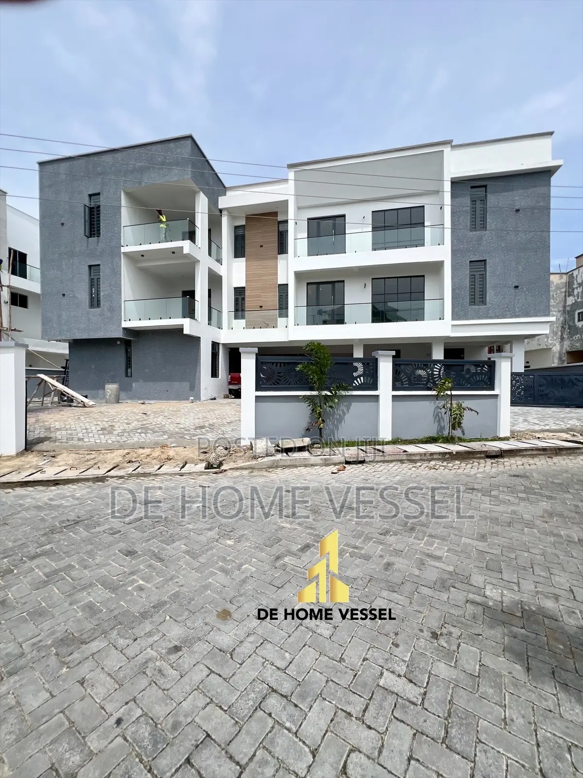 2bdrm Apartment in Osapa london for sale in Osapa london