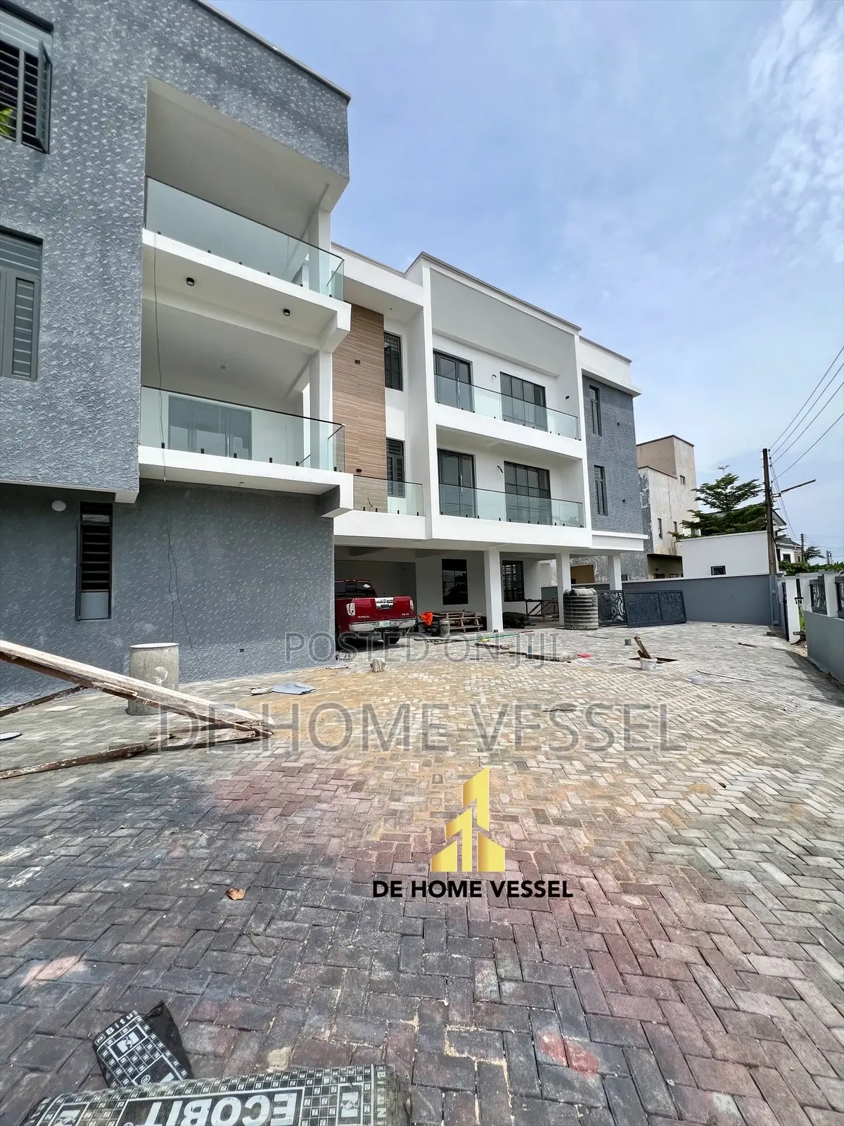 2bdrm Apartment in Osapa london for sale in Osapa london
