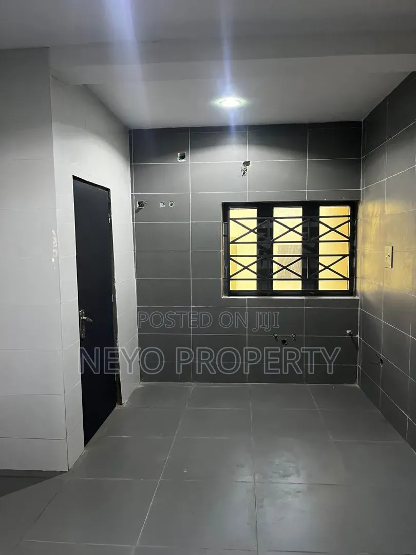 3bdrm Block of Flats in Ibeto Hotel, Gudu for sale in Gudu