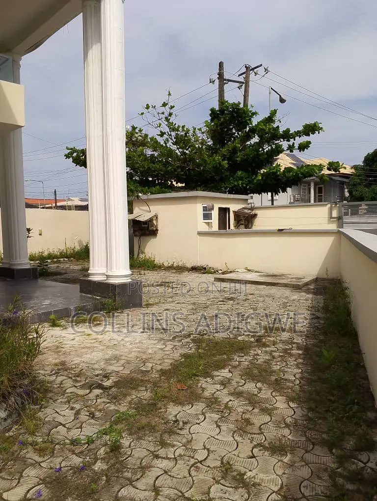 Commercial 5 Bedroom Duplex Lekki Phase 1 in Lekki Phase 1