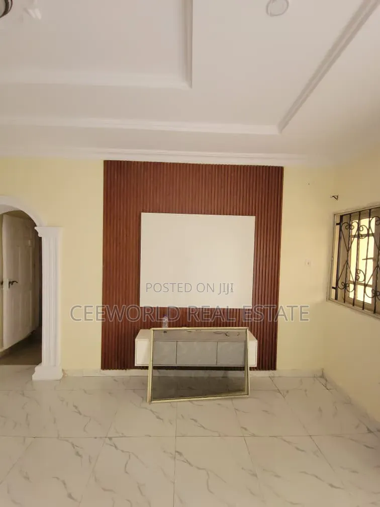 2bdrm Apartment in Ayegoro Estate Akobo for rent in Akobo