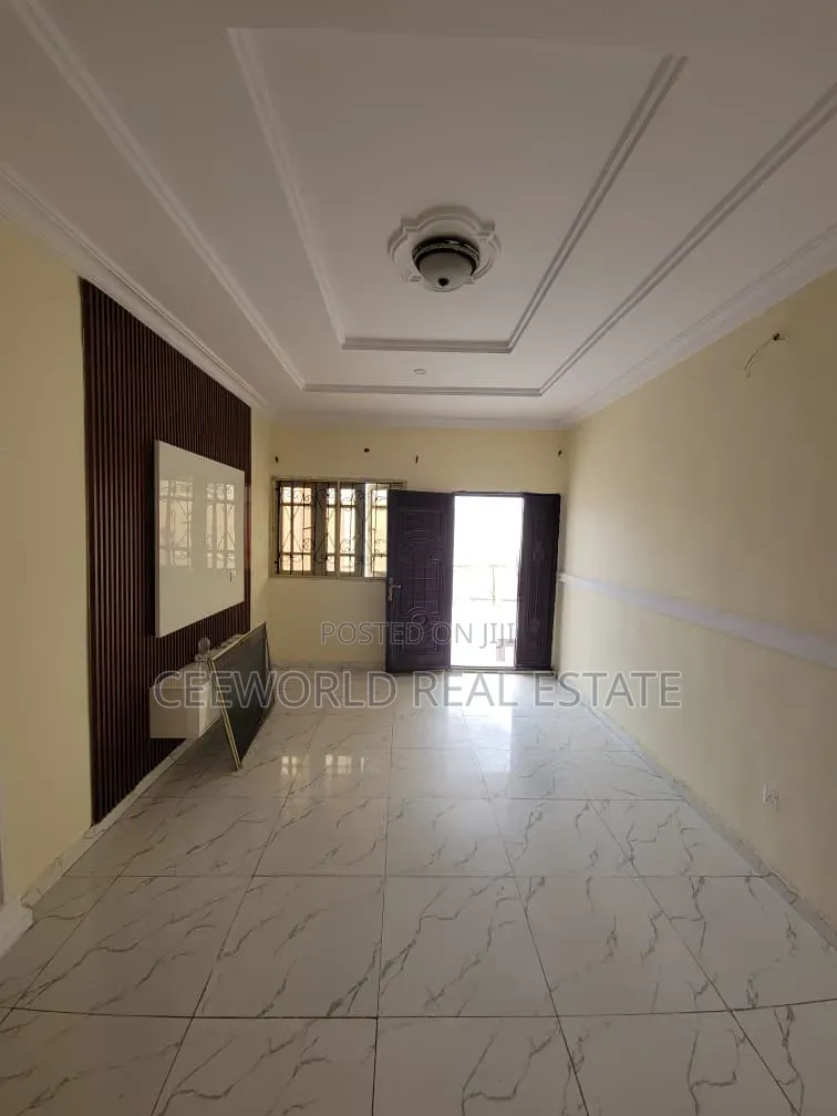 2bdrm Apartment in Ayegoro Estate Akobo for rent in Akobo