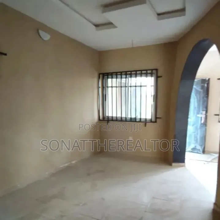 3bdrm Apartment in Heritage Estate for rent in Oluyole Estate
