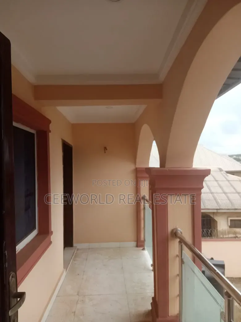 3bdrm Apartment in Olusoji Oluyole for rent in Oluyole Estate