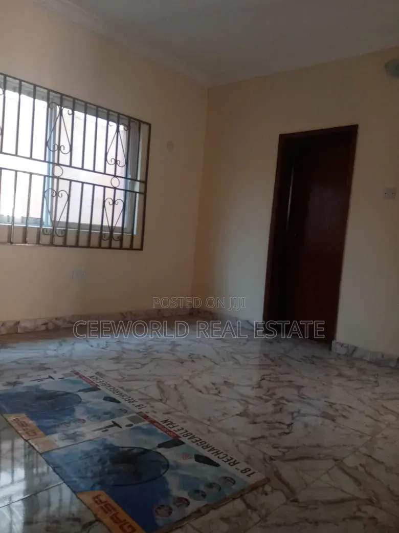 3bdrm Apartment in Olusoji Oluyole for rent in Oluyole Estate