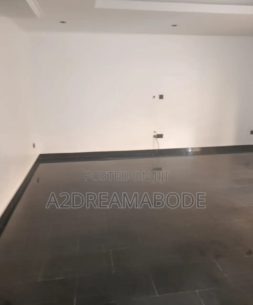 4bdrm Duplex in Off Allen for rent in Allen Avenue