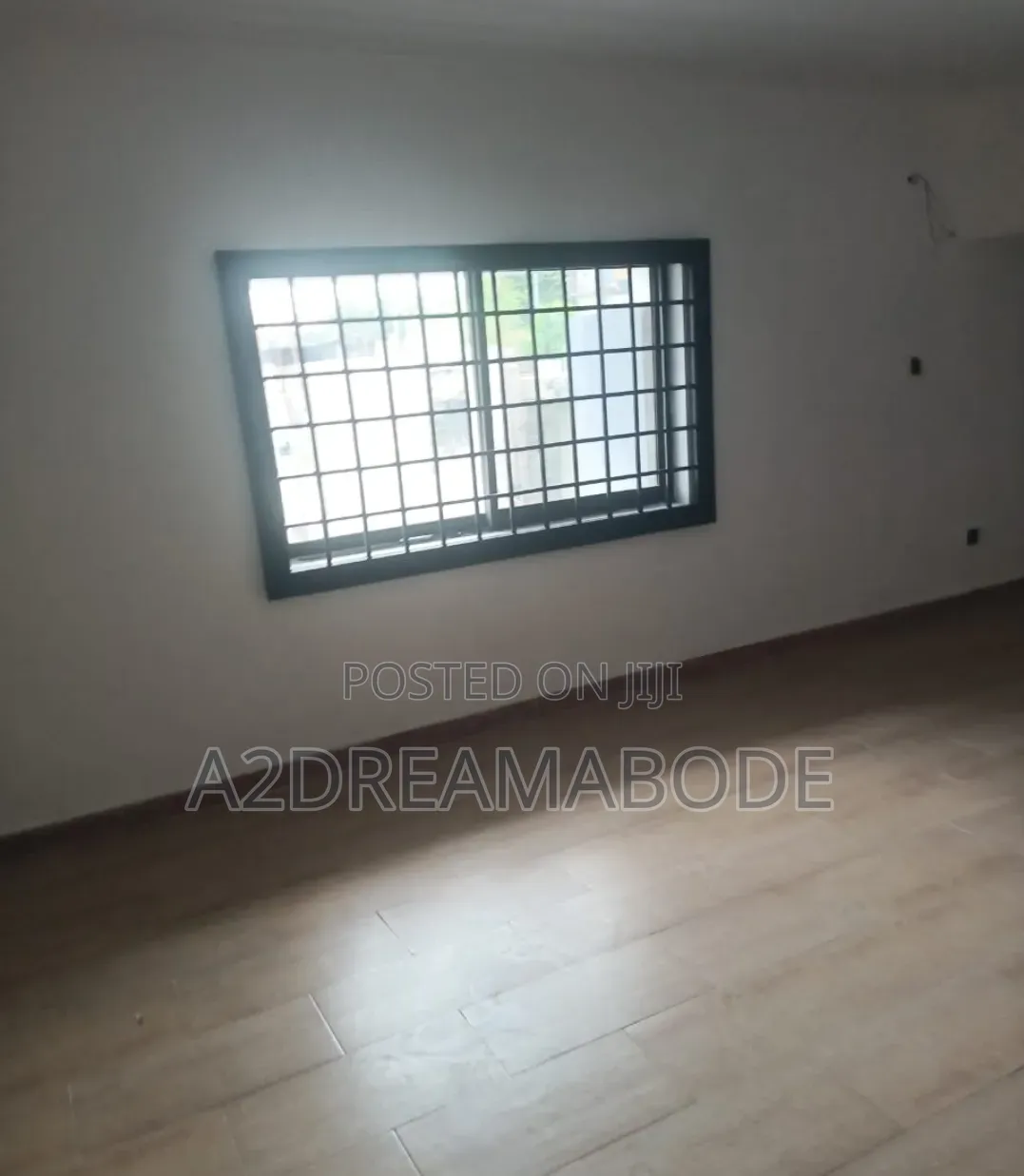 4bdrm Duplex in Off Allen for rent in Allen Avenue