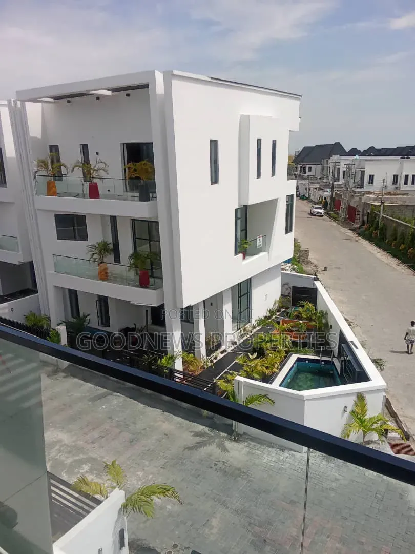 5bdrm Duplex in Orchid Road, Ikota for sale in Ikota