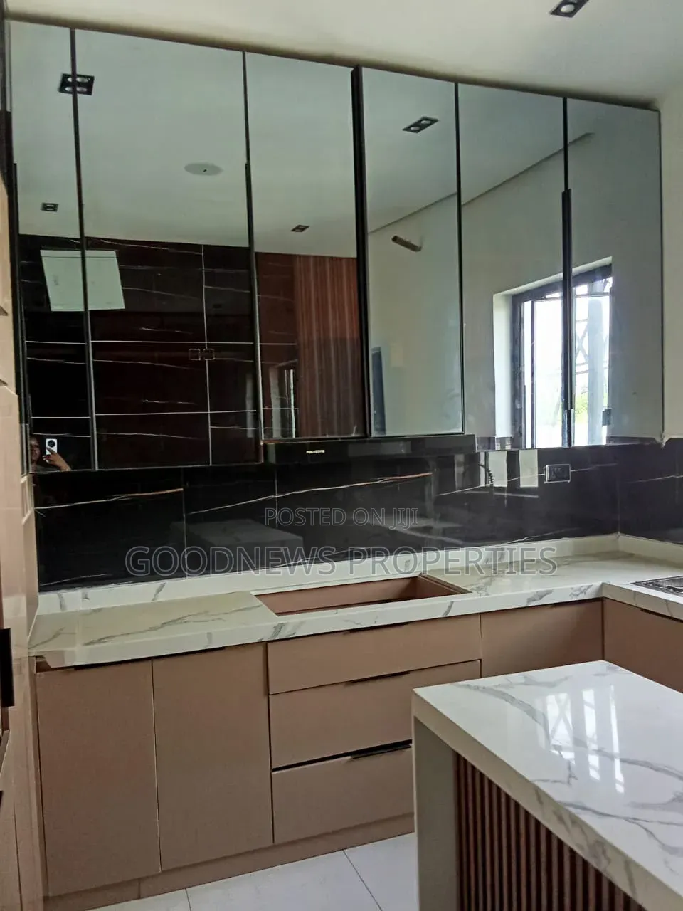 5bdrm Duplex in Orchid Road, Ikota for sale in Ikota