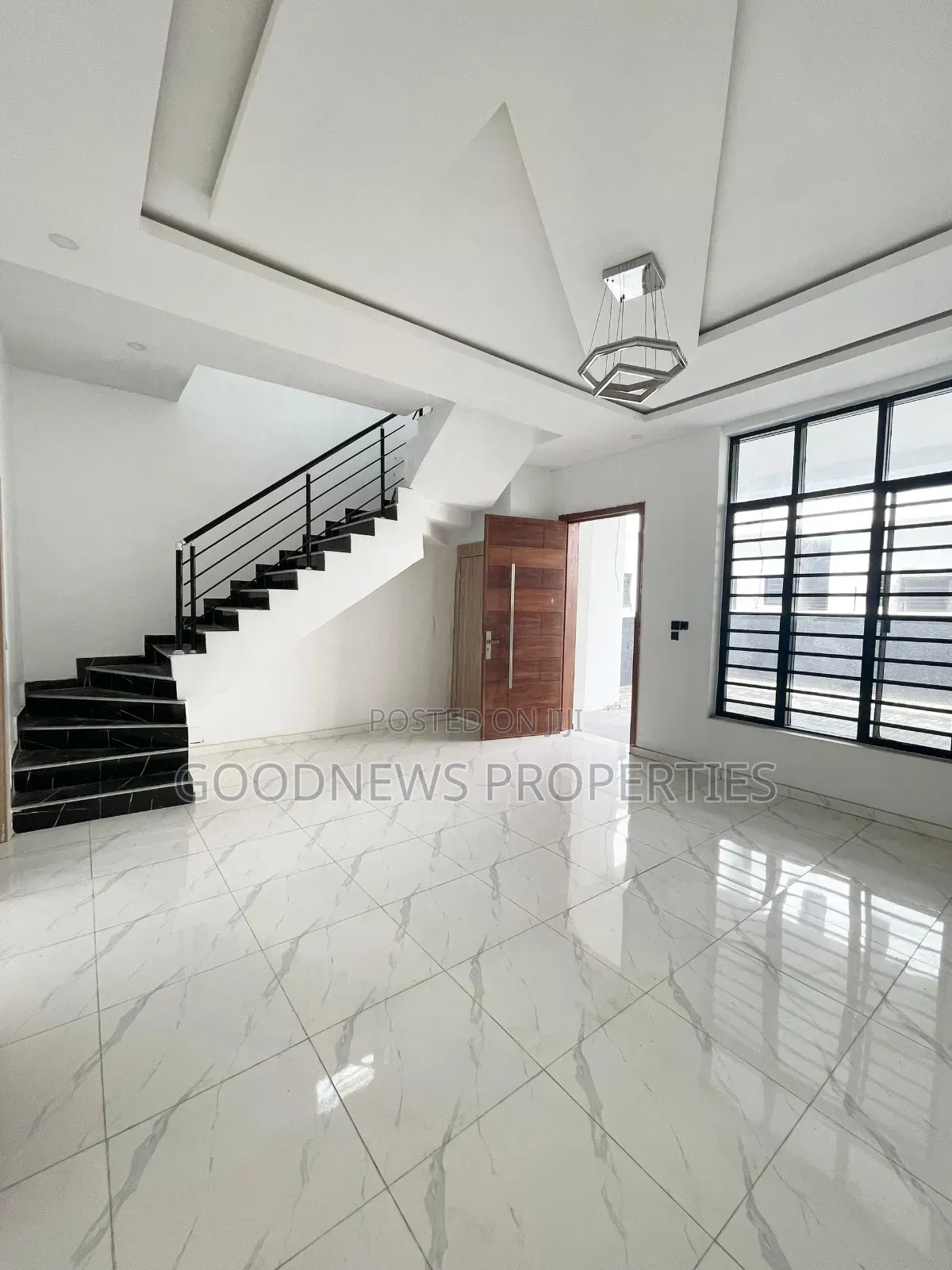 4bdrm Duplex in Ikota for sale in Ikota