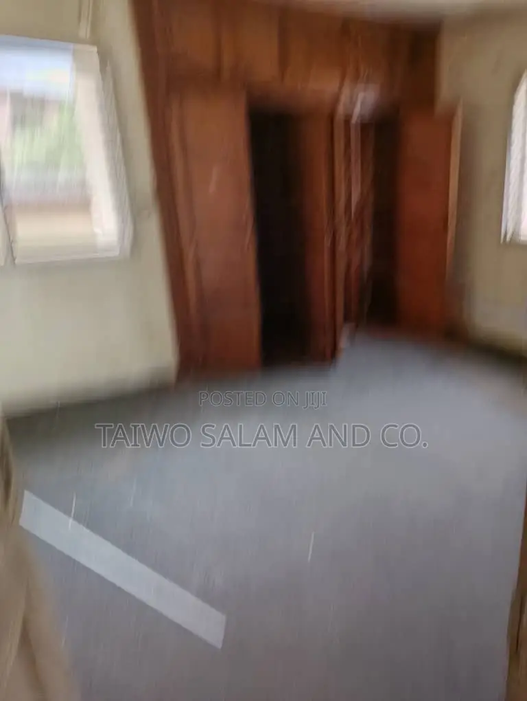 5bdrm Duplex in Bodija for sale in Bodija