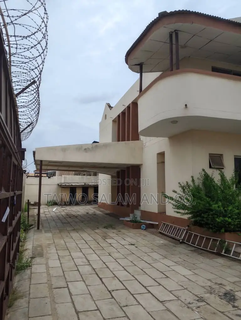 5bdrm Duplex in Bodija for sale in Bodija