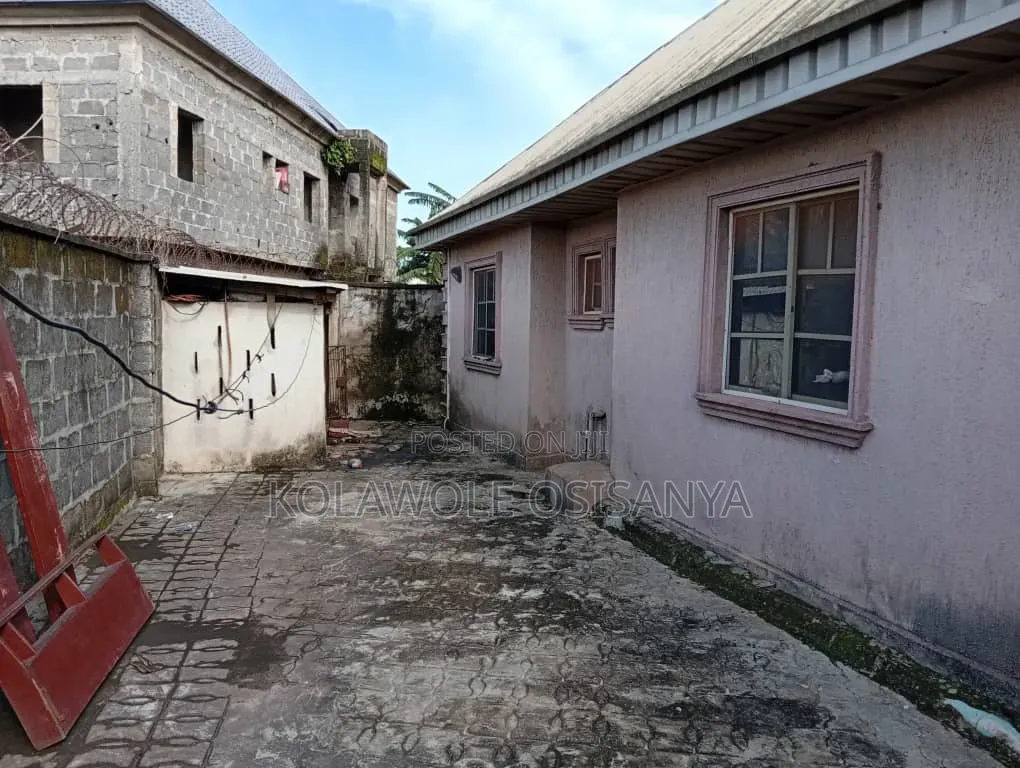 4bdrm Bungalow in Ado-Odo/Ota for sale in Ado-Odo/Ota