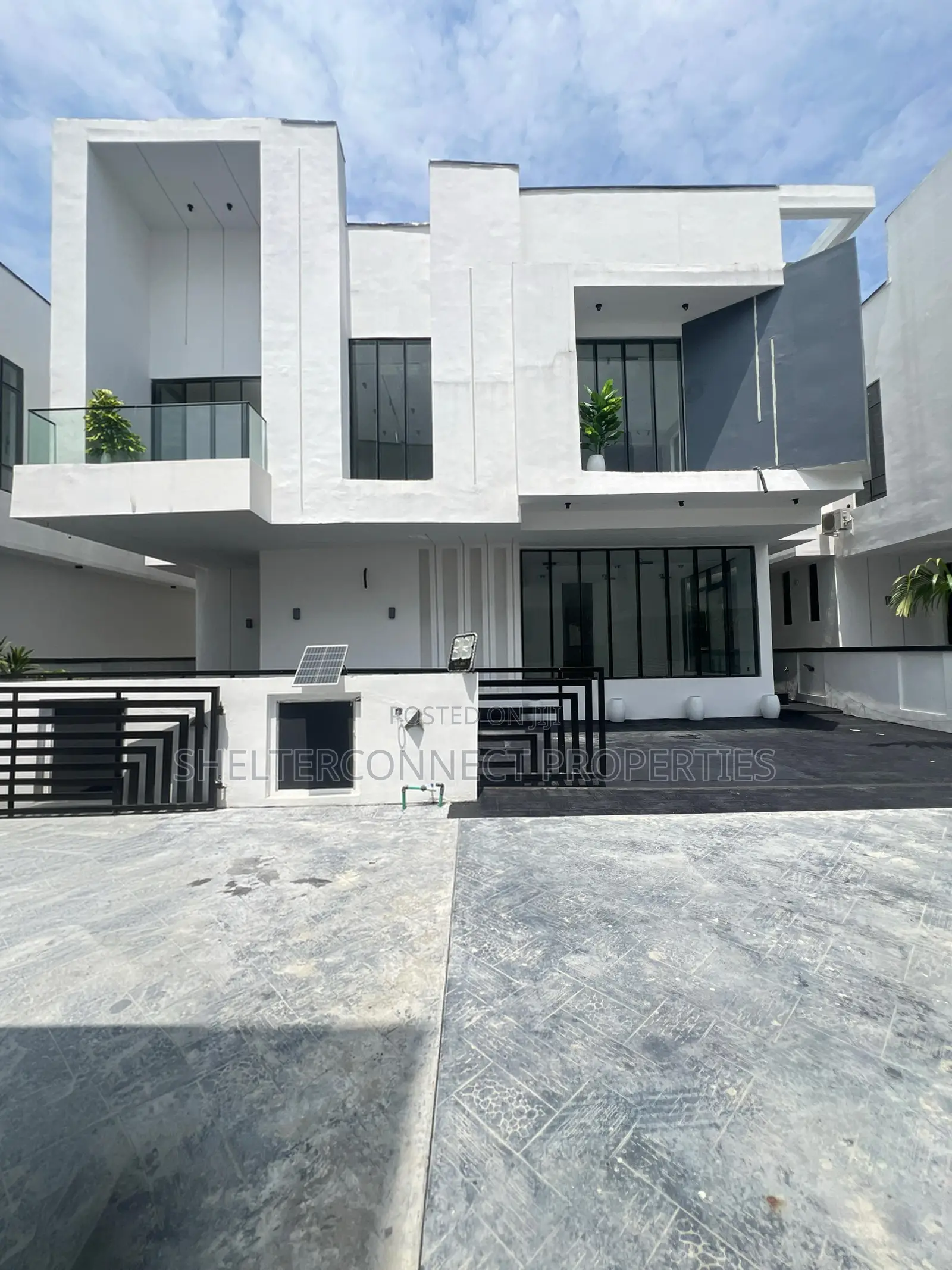 5bdrm House in Chevron for sale in Chevron