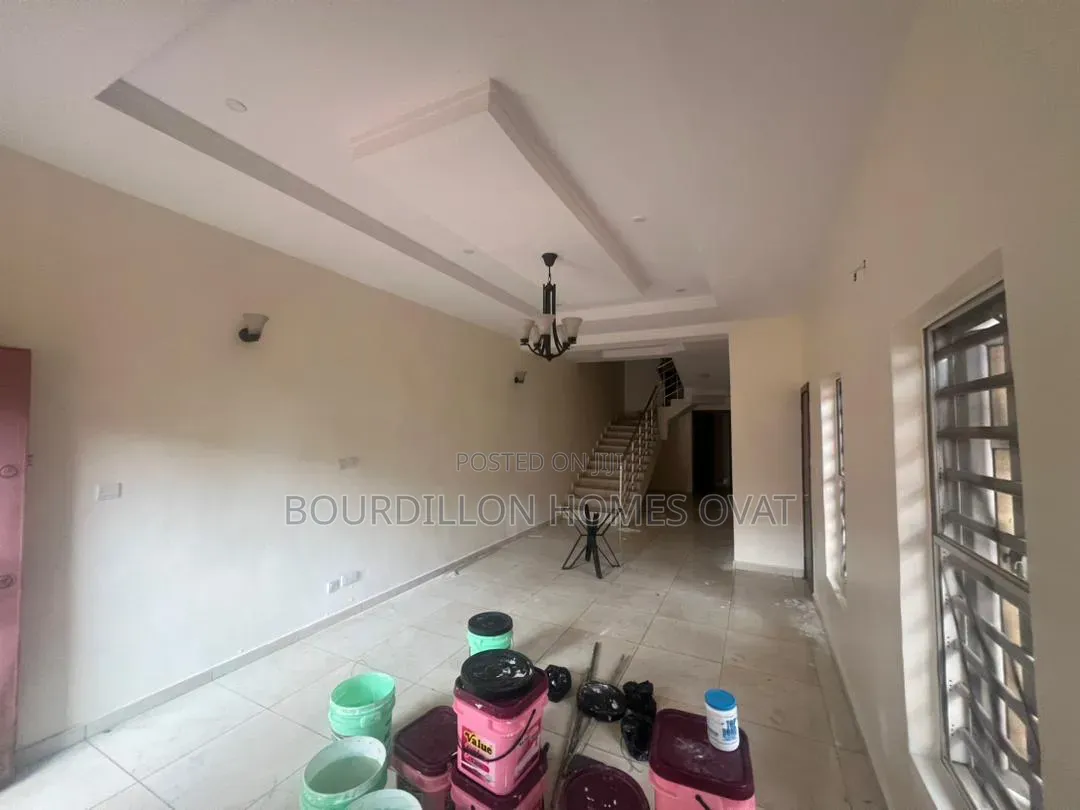 4bdrm Duplex in Ikota Villa Estate for sale in Ikota
