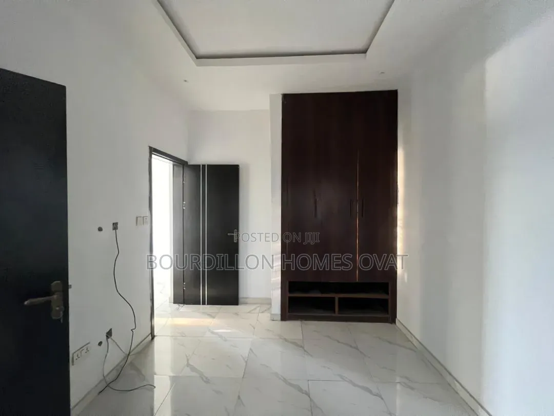 2bdrm Apartment in Ologolo Lekki Lagos for sale in Ologolo