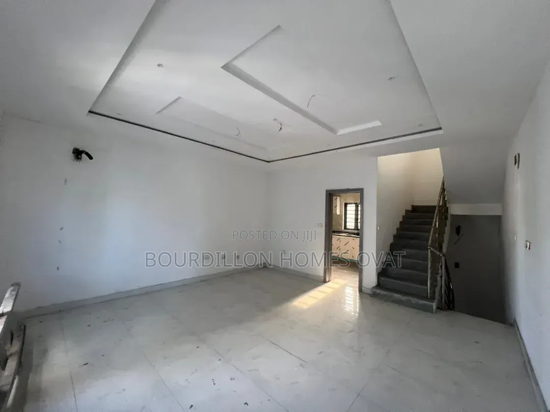 3bdrm Duplex in Ologolo Lekki Lagos for sale in Ologolo