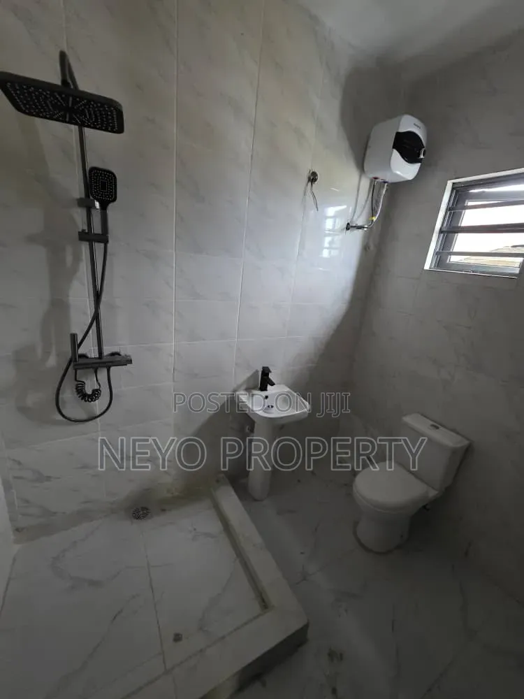 Furnished 5bdrm Duplex in Rose Garden Estate for sale in Lekki Expressway