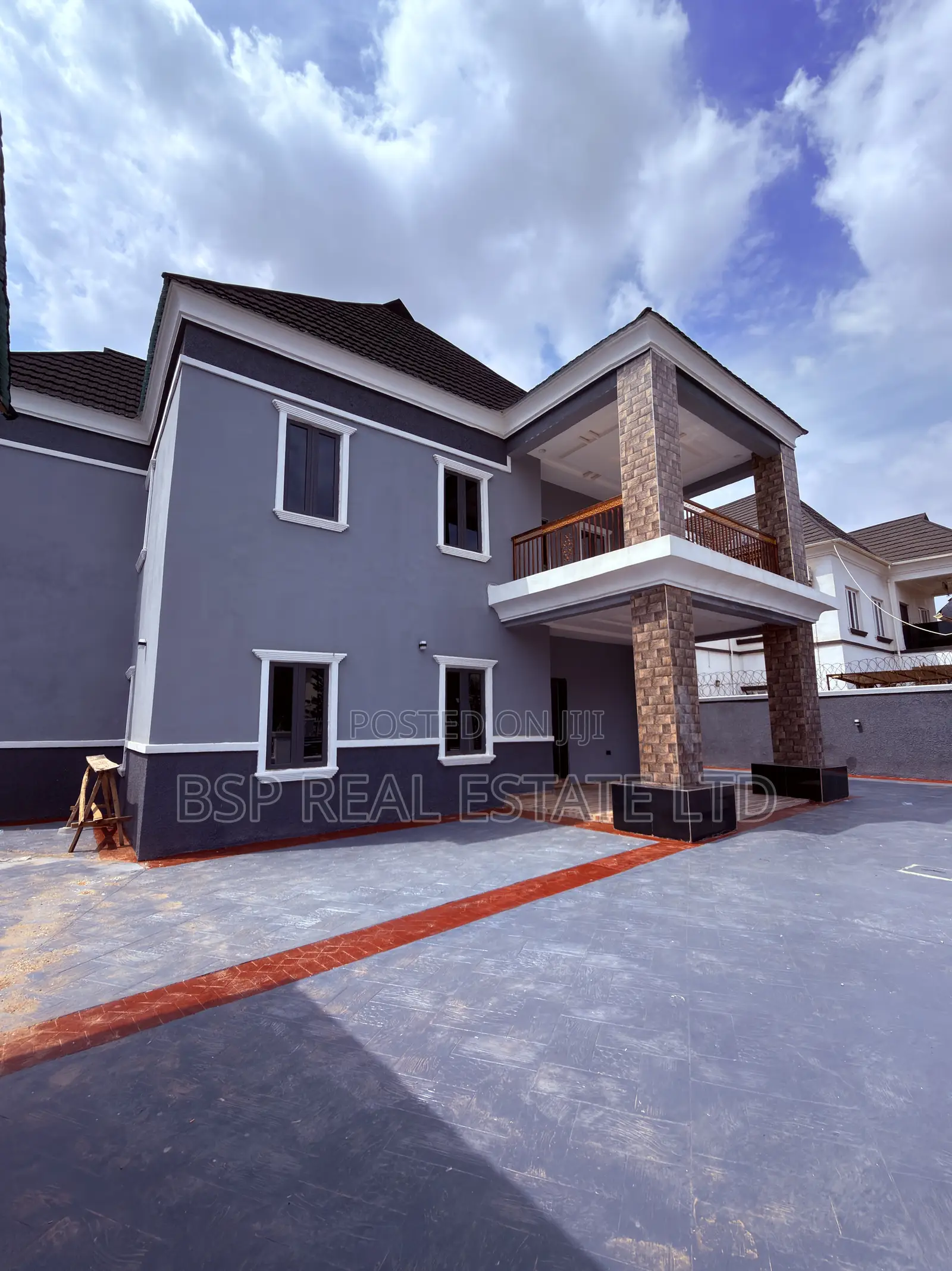 4bdrm Duplex in Apo District for sale in Apo District