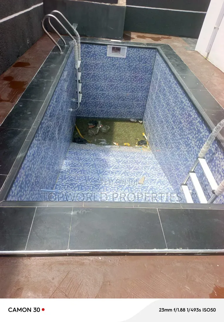 5bdrm Duplex in Magodo Gra Phase 1 for sale in GRA Phase 1