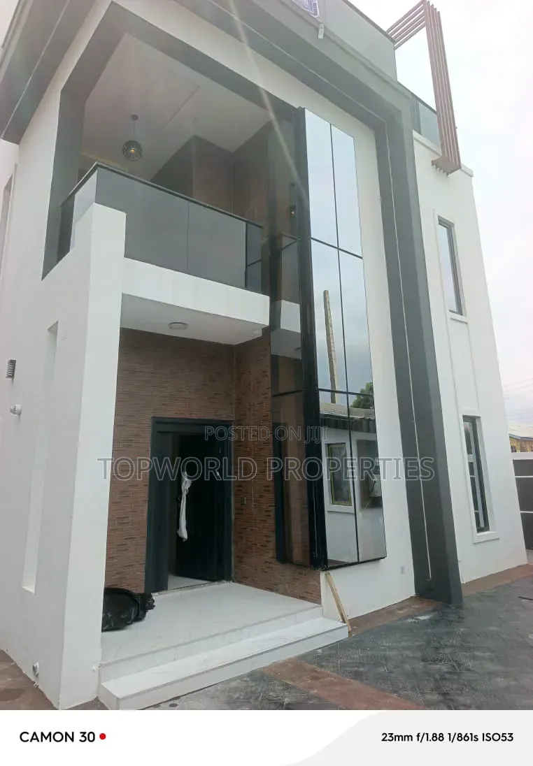 5bdrm Duplex in Magodo Gra Phase 1 for sale in GRA Phase 1
