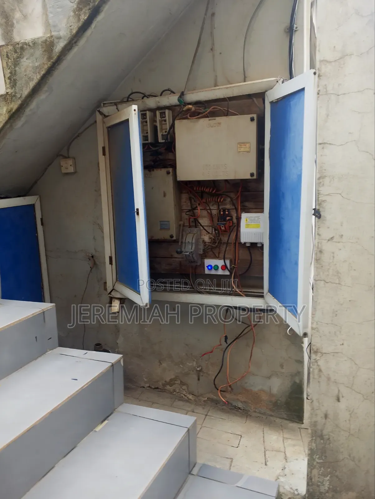 Hotel for Lease in Ajayi Road