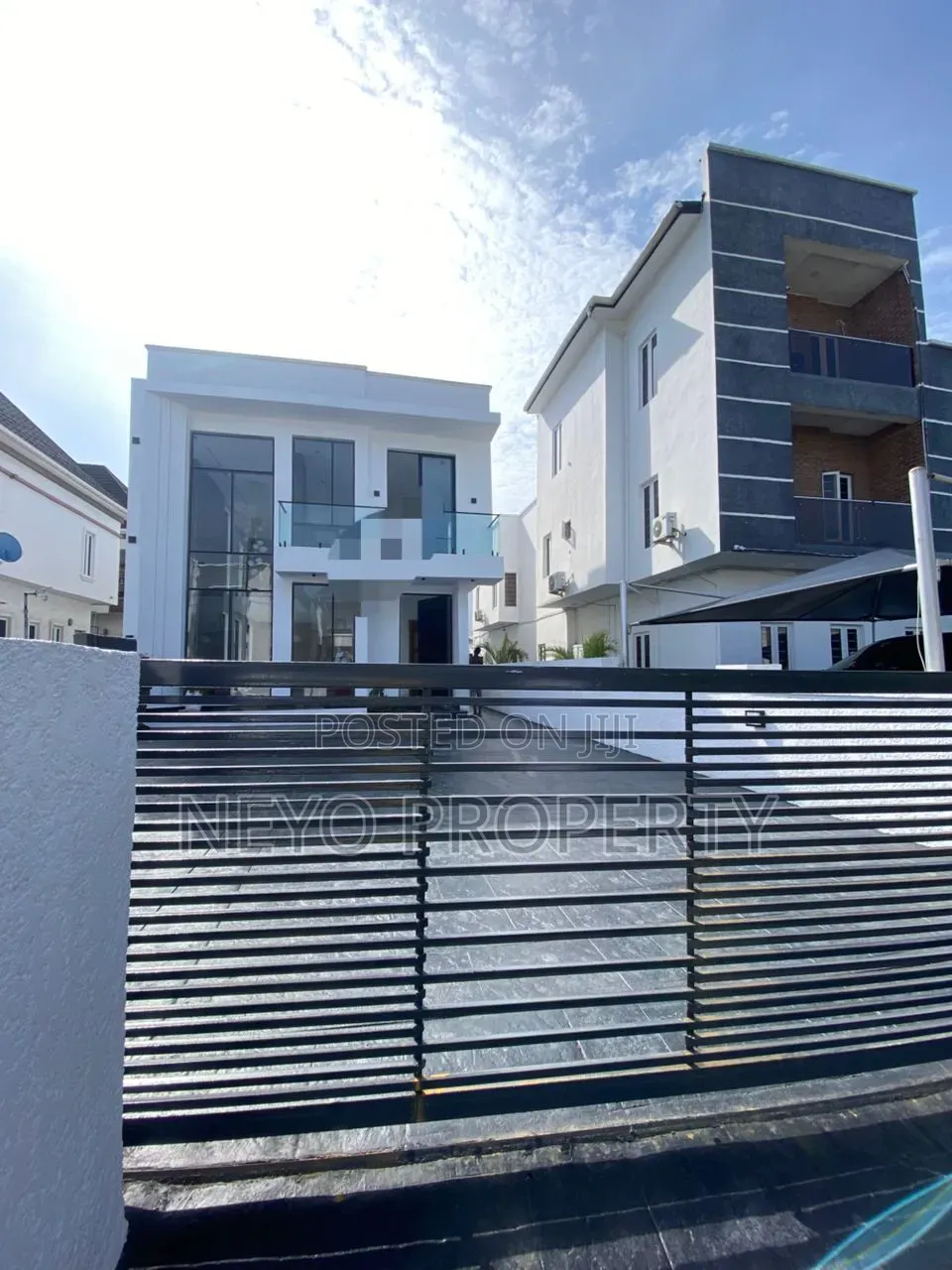 Furnished 5bdrm Duplex in Lekki County, Ikota for sale in Ikota