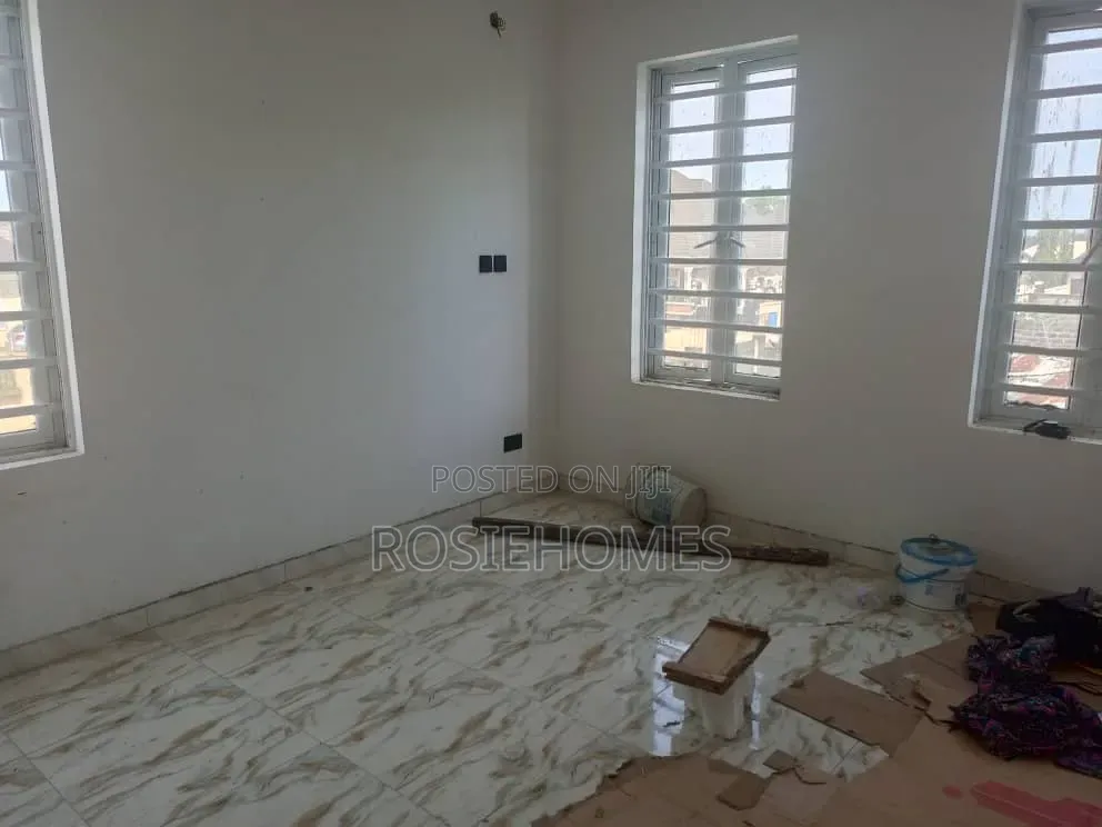 2bdrm Block of Flats in Ogunfayo, Lakowe for rent in Lakowe
