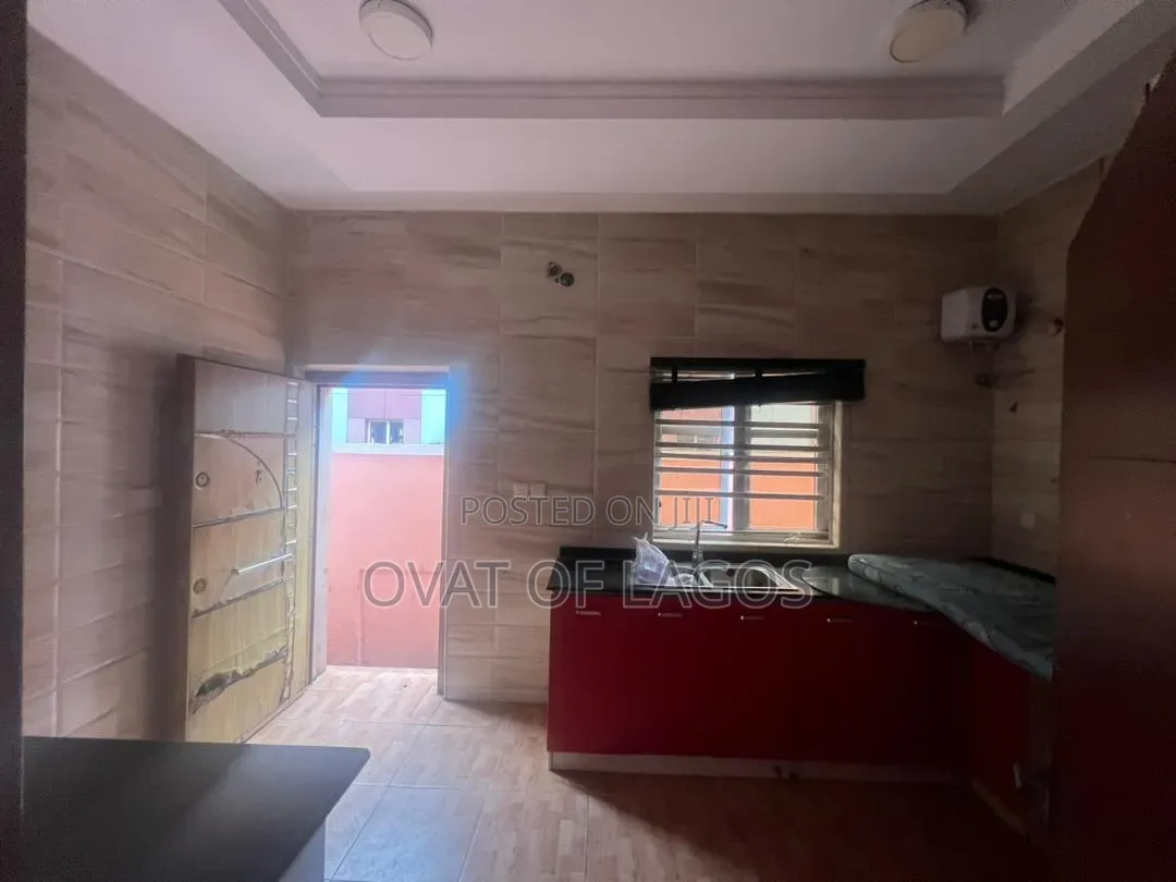 4bdrm Duplex in Ikota for sale in Ikota