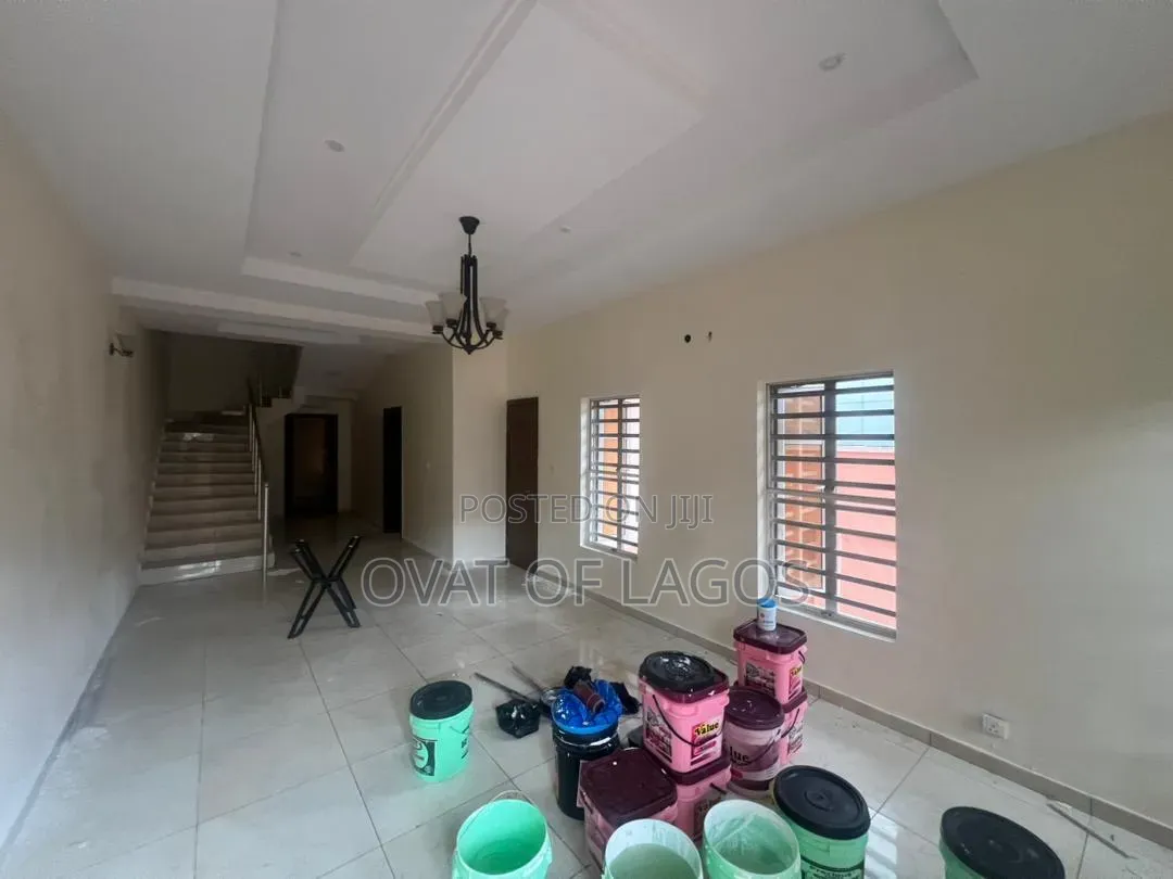 4bdrm Duplex in Ikota for sale in Ikota