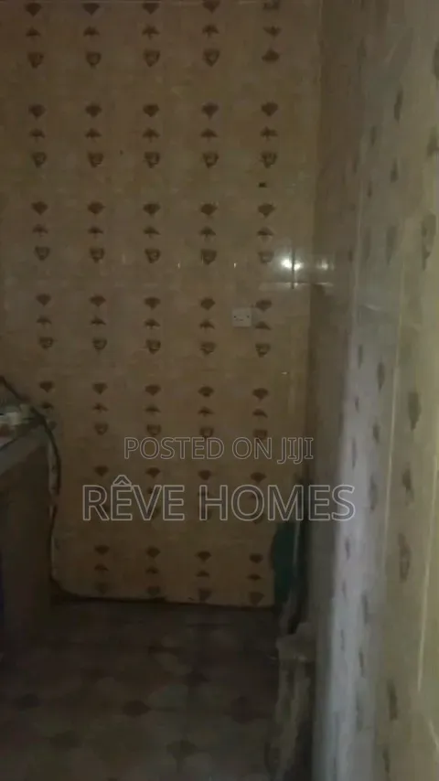 Mini Flat in Adekunle for rent in Adekunle