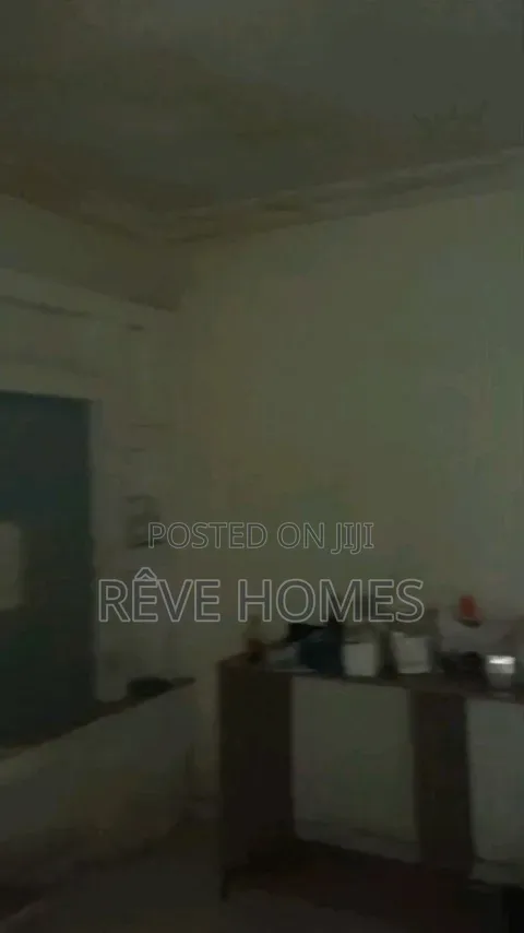 Mini Flat in Adekunle for rent in Adekunle