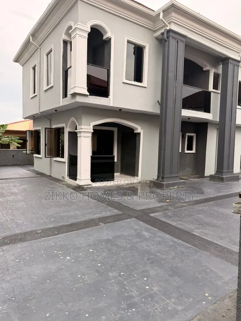 5bdrm Duplex in Sangotedo for sale in Sangotedo
