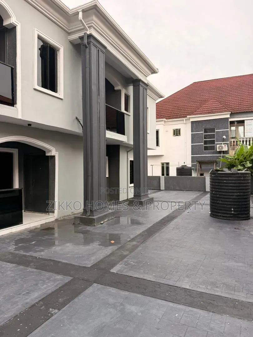 5bdrm Duplex in Sangotedo for sale in Sangotedo