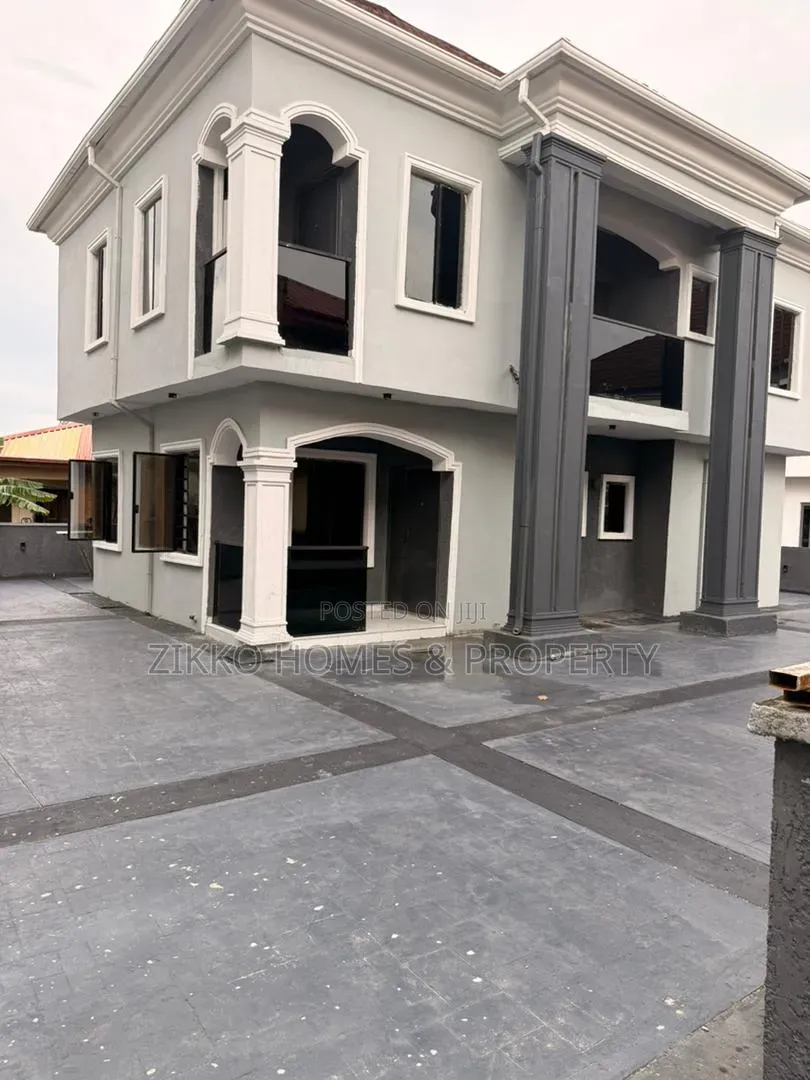 5bdrm Duplex in Sangotedo for sale in Sangotedo