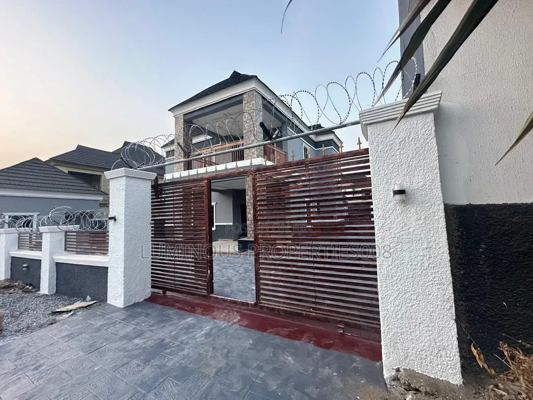 4bdrm Duplex in Supercell Estate, Zone B for sale in Zone B