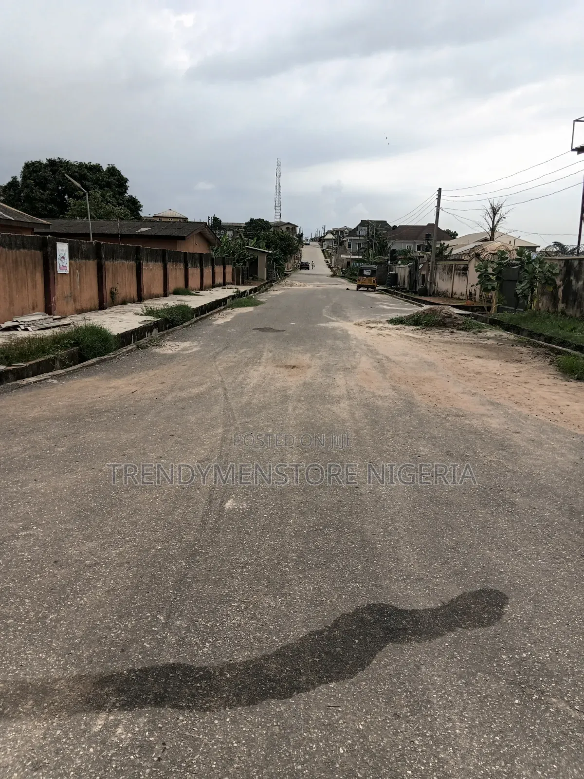 Urgent Sale: Half Plot at Igbogbo Ikorodu in Igbogbo