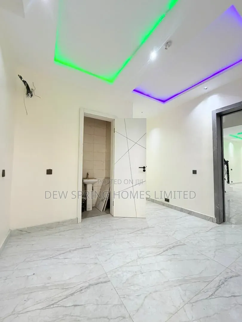 4bdrm Duplex in Gra for sale in Ikeja GRA