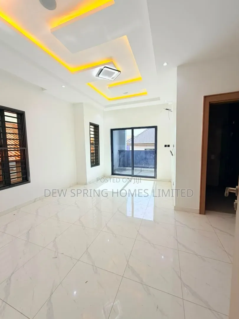 5bdrm Duplex in Omole Phase 1 for sale in Omole Phase 1