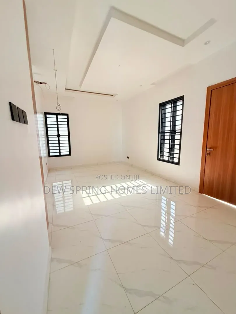 5bdrm Duplex in Omole Phase 1 for sale in Omole Phase 1