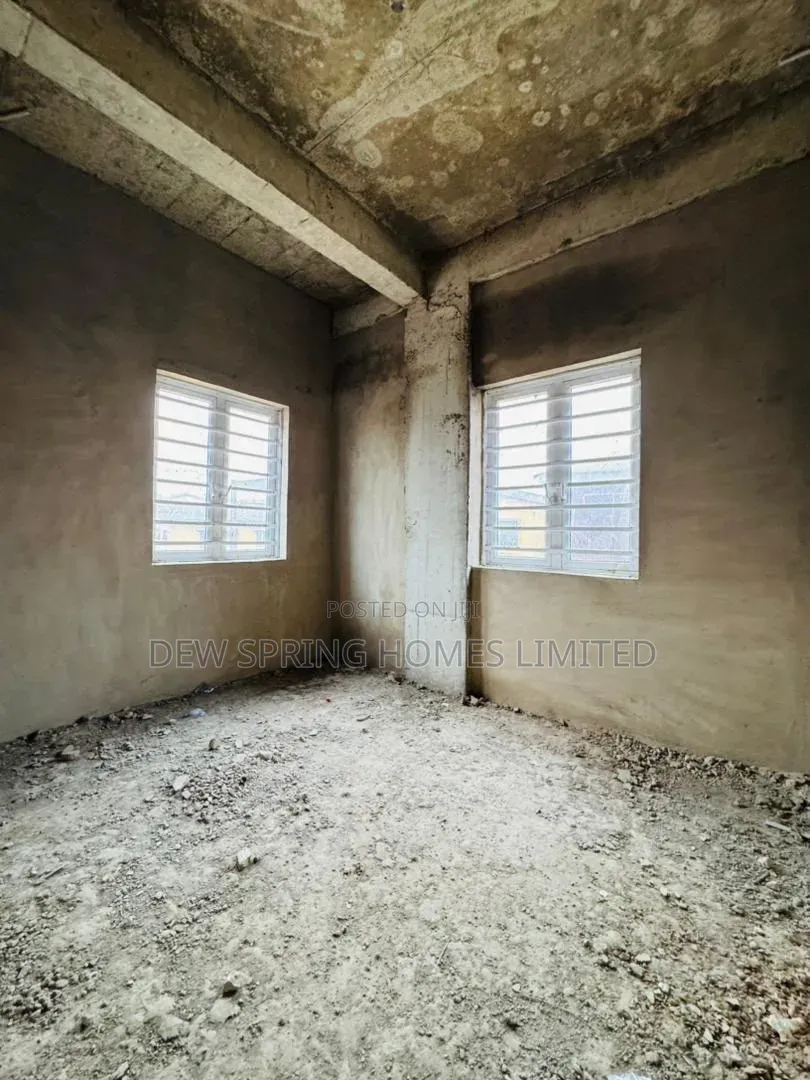 3bdrm Apartment in Ilupeju, Town Planning Way for sale in Town Planning Way