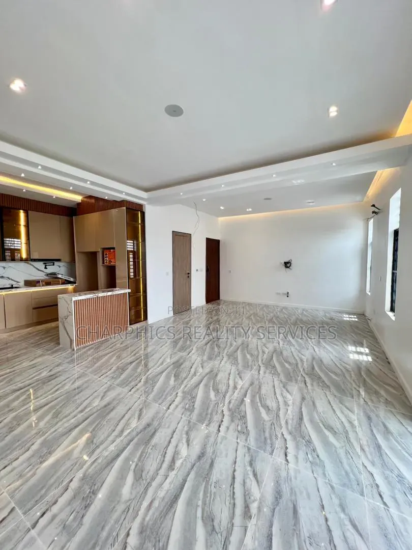 2bdrm Apartment in Osapa london for sale in Osapa london
