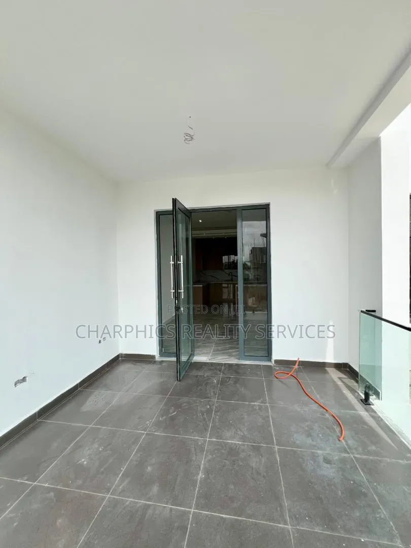 2bdrm Apartment in Osapa london for sale in Osapa london