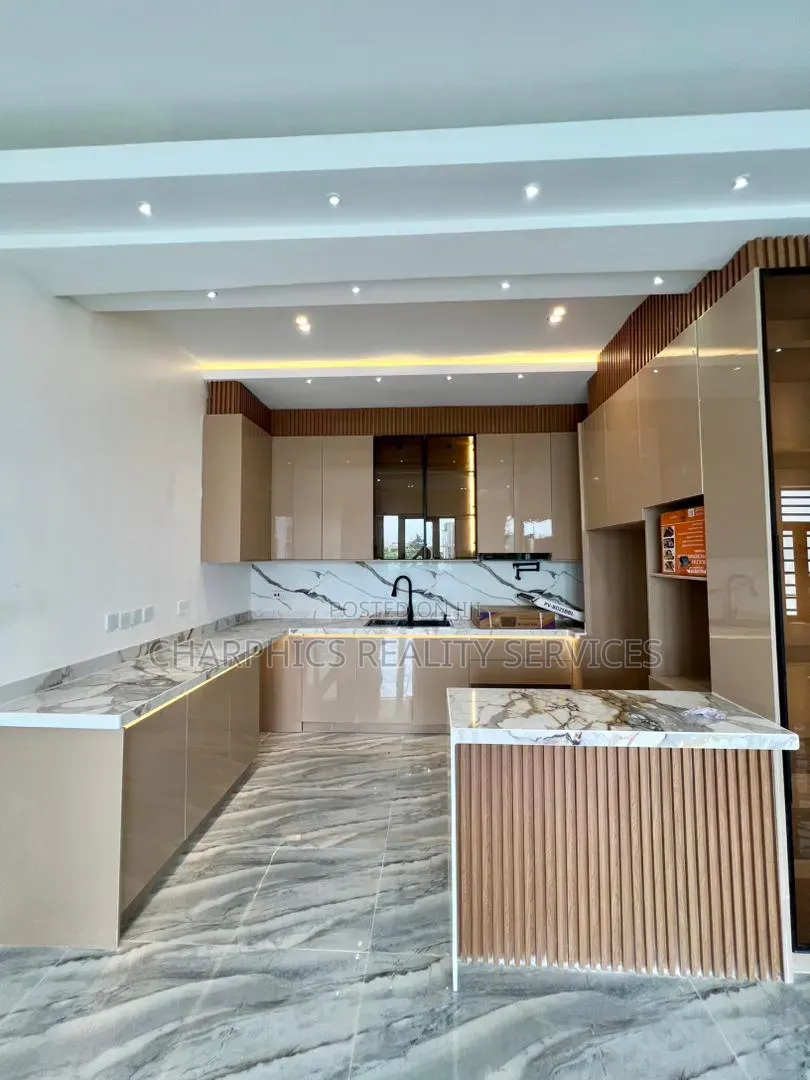 2bdrm Apartment in Osapa london for sale in Osapa london