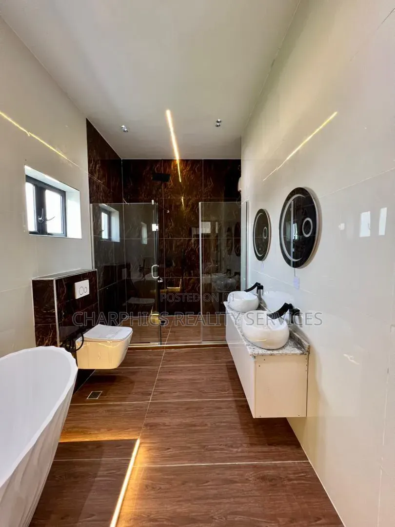 5bdrm Duplex in Off Lekki-Epe Expressway for sale in Off Lekki-Epe Expressway